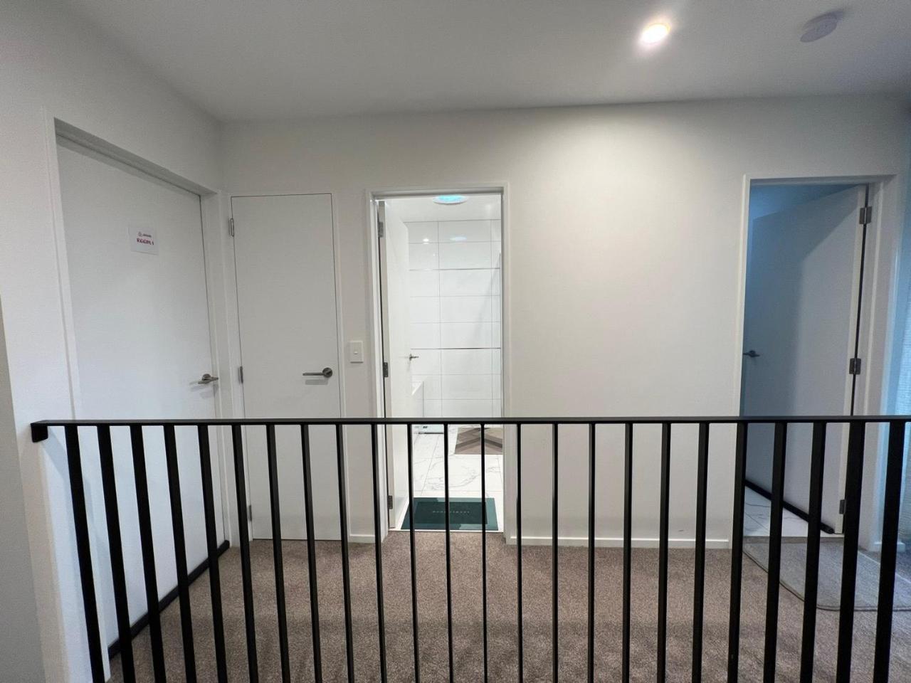 Ln Homestay In Flat Bush オークランド エクステリア 写真